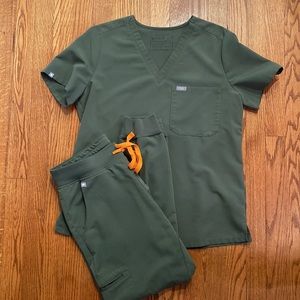 Figs Scrub Set; size M